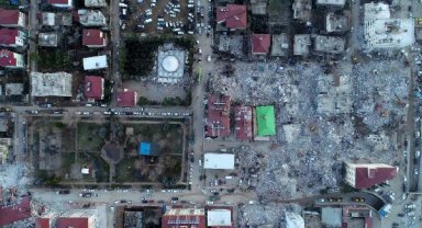 İslahiye'de depremzedeler çadır kente yerleştirildi, asker çorba dağıttı
