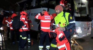 İspanya'dan gelen arama kurtarma ekibi deprem bölgesine gönderildi