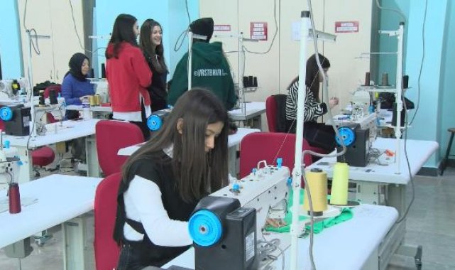 İstanbul'da meslek liseleri depremzedeler için üretiyor