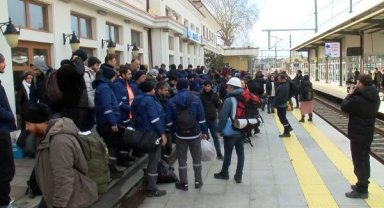 İstanbul'dan 212 gönüllü ek YHT seferiyle deprem bölgesine doğru yola çıktı