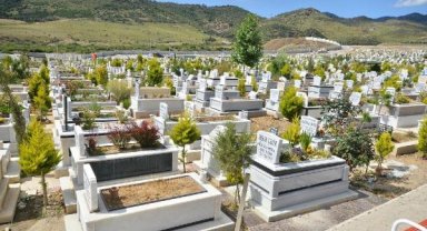 İzmir kent merkezindeki 30 mezarlık alanı doldu, yenileri açılıyor