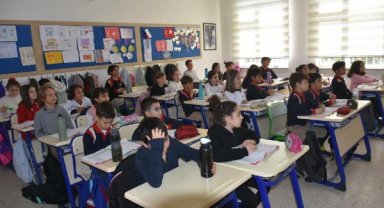 İzmir'de 2 bin 234 depremzede öğrenci dersbaşı yaptı