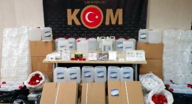 İzmir'de 2 ton 250 litre sahte etil alkol ele geçirildi