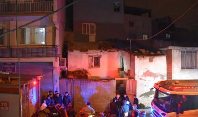 İzmir'de evin çatısı üzerine çöken genç yaralandı