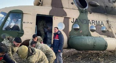 Jandarma, depremde hastanelere hava yolu ile 240 yaralı taşıdı