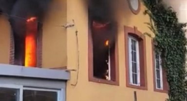 Kadıköy'de metruk karakol binasında yangın