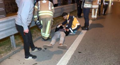 Kadıköy'de otomobil bariyere saplandı; 3 kişi yaralandı