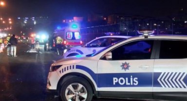 Kağıthane'de TEM Otoyolu'nda otomobilden düştü; arkadan gelen araçların çarptığı kişi hayatını kaybetti
