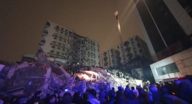 Kahramanmaraş merkezli 7.4 büyüklüğünde deprem; 5 bölge sallandı, çok sayıda ilde yıkım var