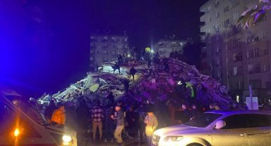 Kahramanmaraş merkezli 7.4 büyüklüğünde deprem; 5 bölge sallandı, çok sayıda ilde yıkım var