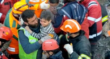 Kahramanmaraş'ta 2 kardeş 84 saat sonra kurtarıldı