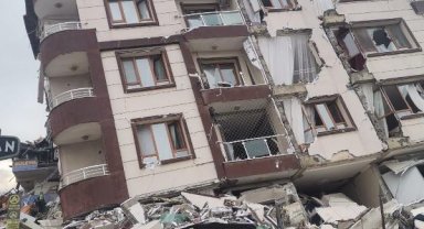 Kahramanmaraş'ta 7.7 ve 7.6 büyüklüğünde 2 deprem; 5 bölge sallandı, çok sayıda ilde yıkım var