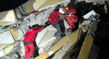 Kahramanmaraş'ta 7.7 ve 7.6 büyüklüğünde 2 deprem; 5 bölge sallandı, çok sayıda ilde yıkım var