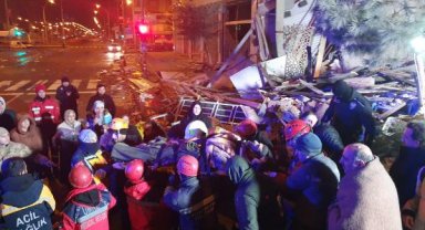 Kahramanmaraş'ta 7.7 ve 7.6 büyüklüğünde 2 deprem; 5 bölge sallandı, çok sayıda ilde yıkım var