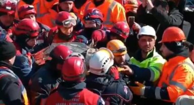 Kahramanmaraş'ta depremin 80'inci saatinde 2 kadın kurtarıldı