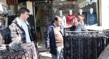 Kahramanmaraş'ta esnaf dükkanlarını açmaya başladı