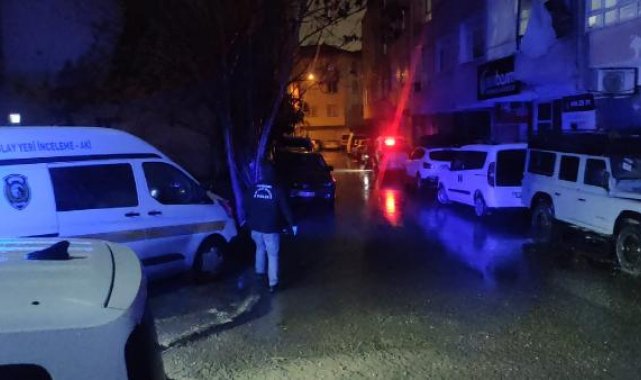 Kahvehanede pusu kurup, kadını vurdu