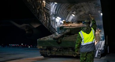 Kanada'nın gönderdiği ilk Leopard tankı, Polonya'ya ulaştı