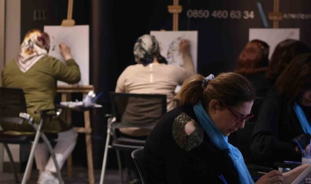 Kanser hastaları sanat ile hayata tutunuyor