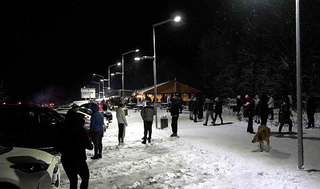 Kar hem eğlendirdi hem uğraştırdı