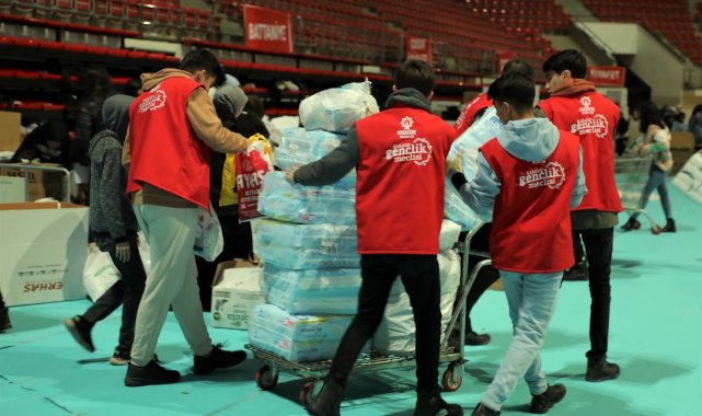 Karatay'dan Hatay'a 48 tır yardım malzemesi