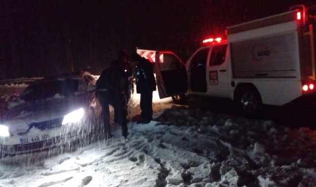 Karda mahsur kalan sürücülerin yardımına AFAD yetişti