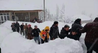 Kardan yolu kapalı köydeki şeker hastası kadın için seferber oldular