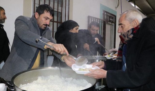 Kayapınar Belediyesi deprem bölgelerinde yaraları sarıyor