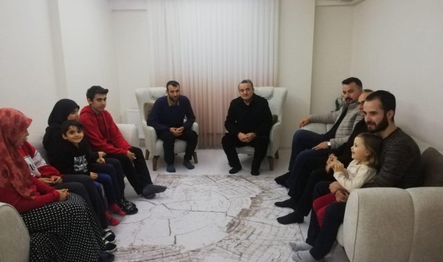 Kaymakam Öztürk ilçeye yerleşen depremzedeler ile bir araya geldi