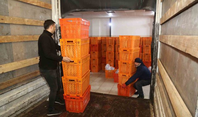 Kayseri Büyükşehir'den deprem bölgesine 3 kamyon ve 20 yardım tırı