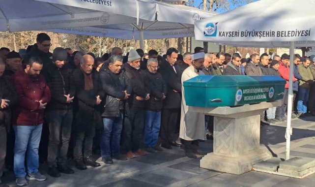 Kayserili öğretmenin ailesi depremde hayatını kaybetti