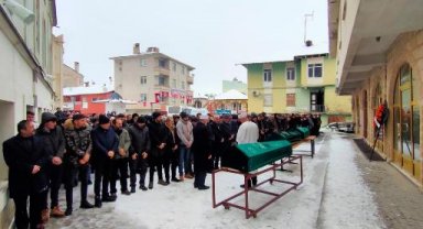 Kazada ölen 3 kişi, minibüs çarpan akrabalarının cenazesine gidiyormuş