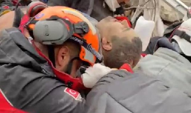 Kazım, 109 saat sonra enkazdan sağ çıkarıldı
