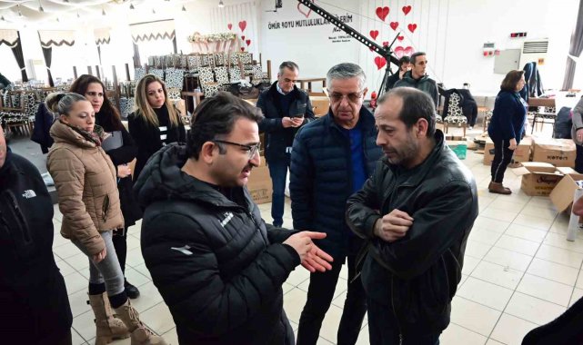 Kemer'den 7. tır deprem bölgesine yola çıktı