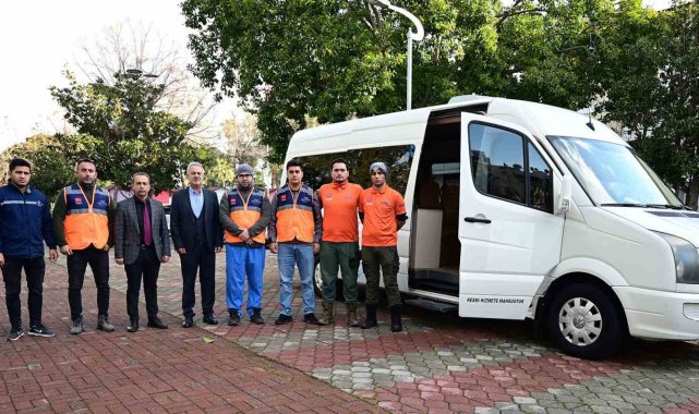 Kemer'den deprem bölgesine ekip desteği