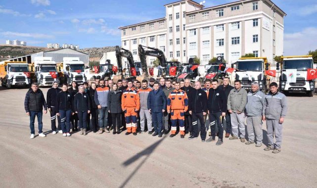 Kepez'in ekipleri deprem bölgesi için yolda