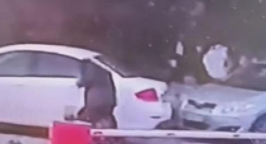 Kesici aletle 15 aracın lastiklerini patlattı; o anlar kamerada