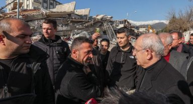 Kılıçdaroğlu, depremzedeleri ziyaret etti
