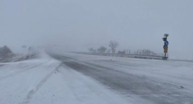 Kırıkkale-Kırşehir kara yolu, kar yağışı nedeniyle TIR geçişlerin kapatıldı