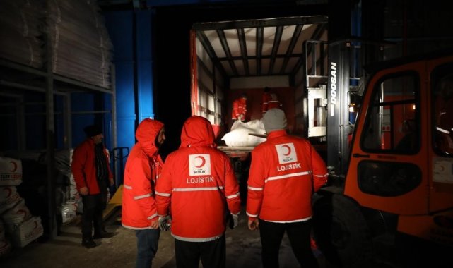 Kızılay afetzedelere yönelik beslenme hizmeti ve yardım çalışmalarını sürdürüyor