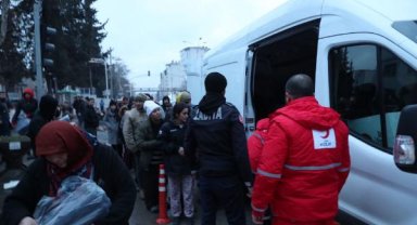 Kızılay ekipleri deprem bölgesine ulaştı