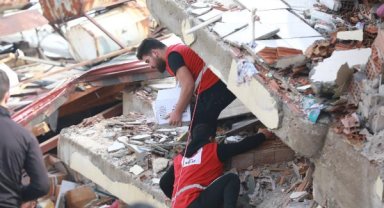 Kızılay'ın 2 bin 300 personeli depremden doğrudan etkilendi