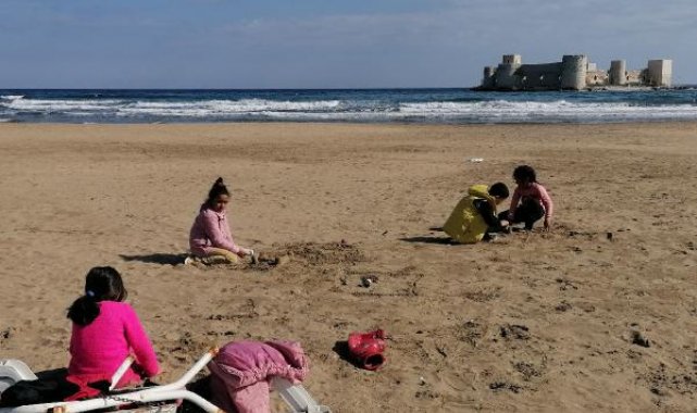 Kızkalesi'nde turizmciler 6 bin depremzedeyi misafir ediyor