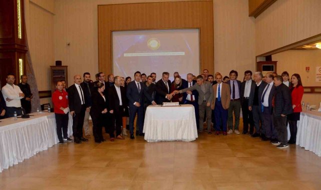 Koca: "Vatandaşlarımızın isteyip de bizim açmayacağımız kurs yok"