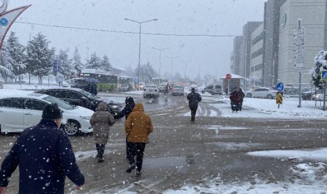Kocaeli'nin yüksek kesimlerine kar yağdı