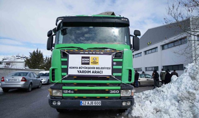 Konya Büyükşehir Belediyesi ve ilçe belediyeleri Hatay'a 305 tır yardım gönderdi