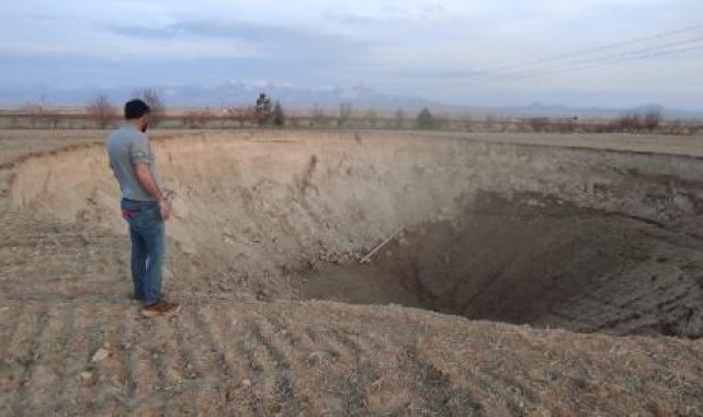 Konya'da 15 metre derinliğinde 'obruk' oluştu