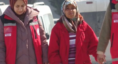 Konya'da ev yangını; çatı çöktü, 7 kişilik depremzede aile öldü