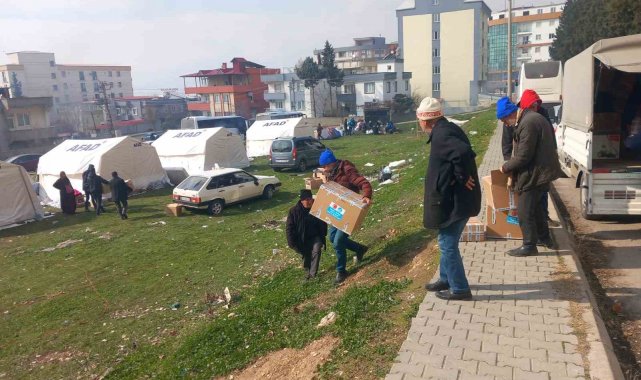 Körfez Belediyesi, Kahramanmaraş'ta 8 ekip ile 103 mahallede çalışma yürütüyor