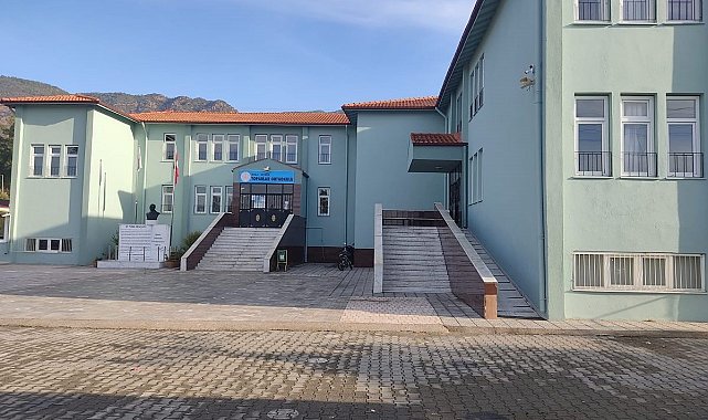 Köyceğiz Toparlar Ortaokulu yenilendi